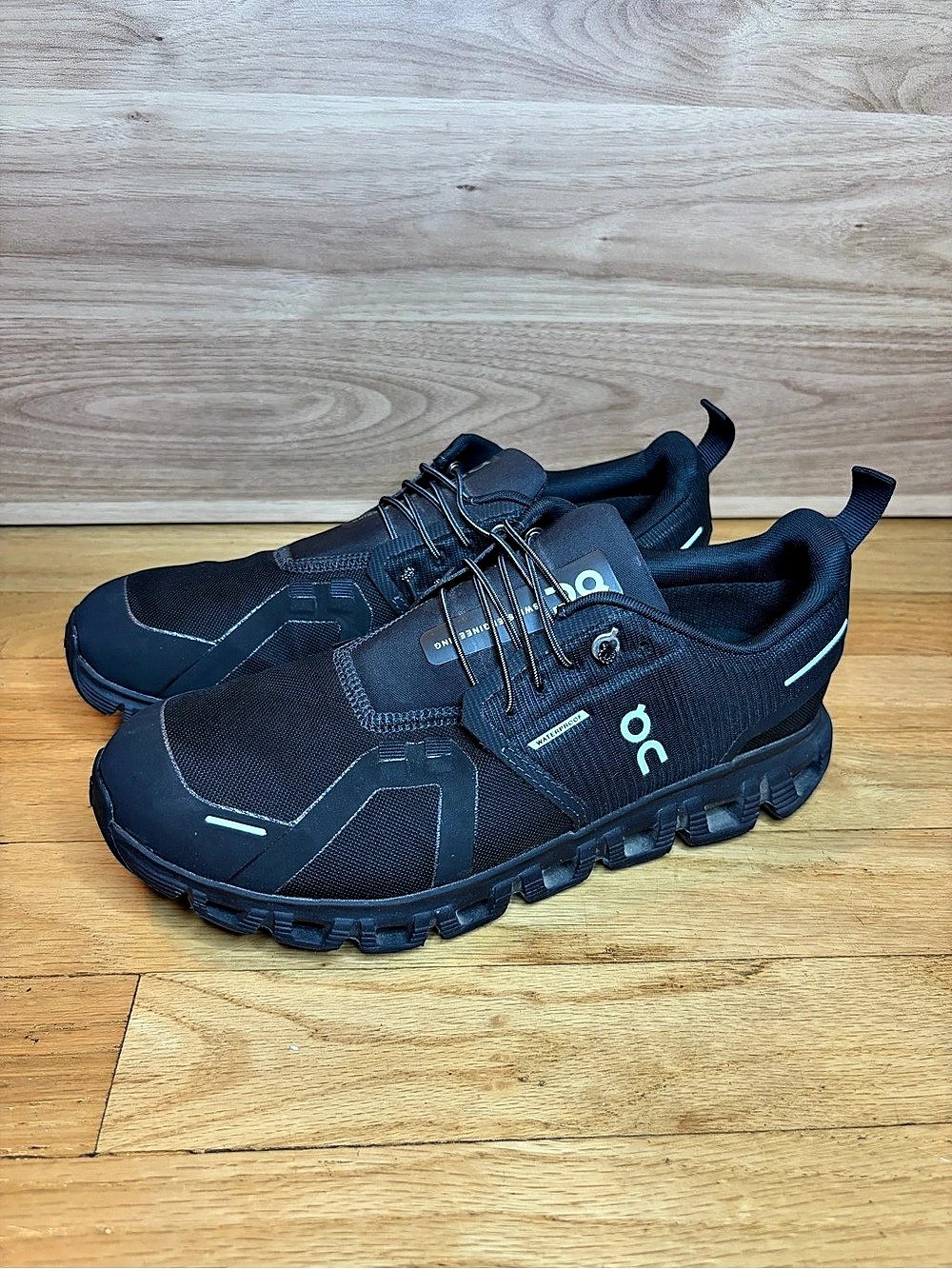 On Cloud 6 Waterproof Black Women's Sneakers - Size 9